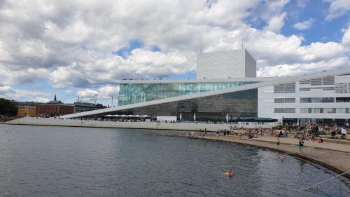 Bystranda ved Operaen med forfriskende bad